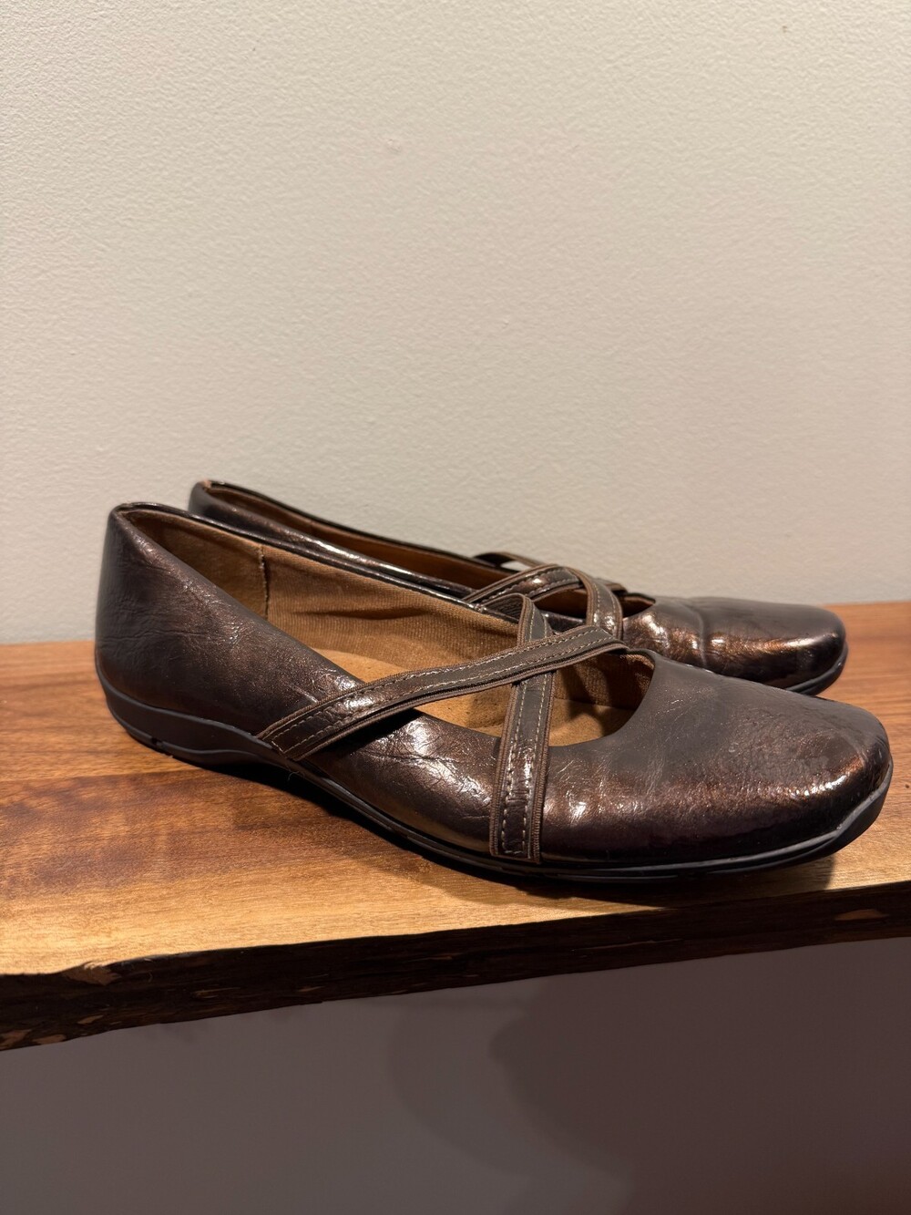 LifeStride women's Devlin flats with a metallic brown upper size 8